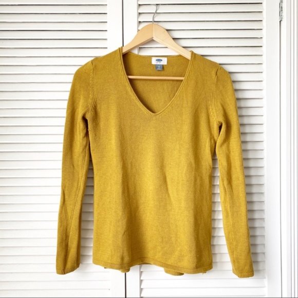 Old Navy Knit V-Neck Mustard Long Sleeve Sweater - Picture 3 of 7